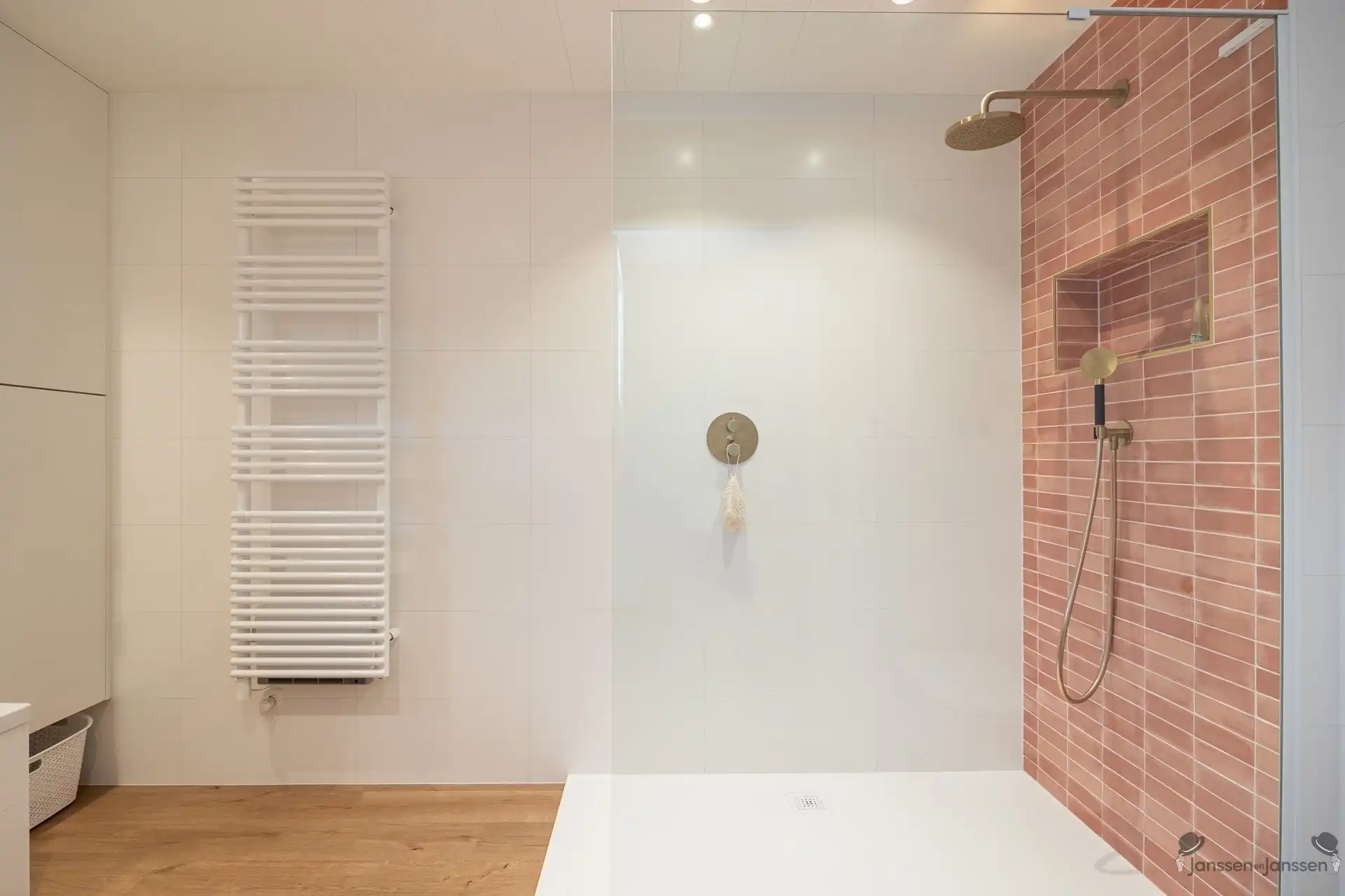 Topwoning met 4 slpks,zonnepanelen en EPC B foto 12