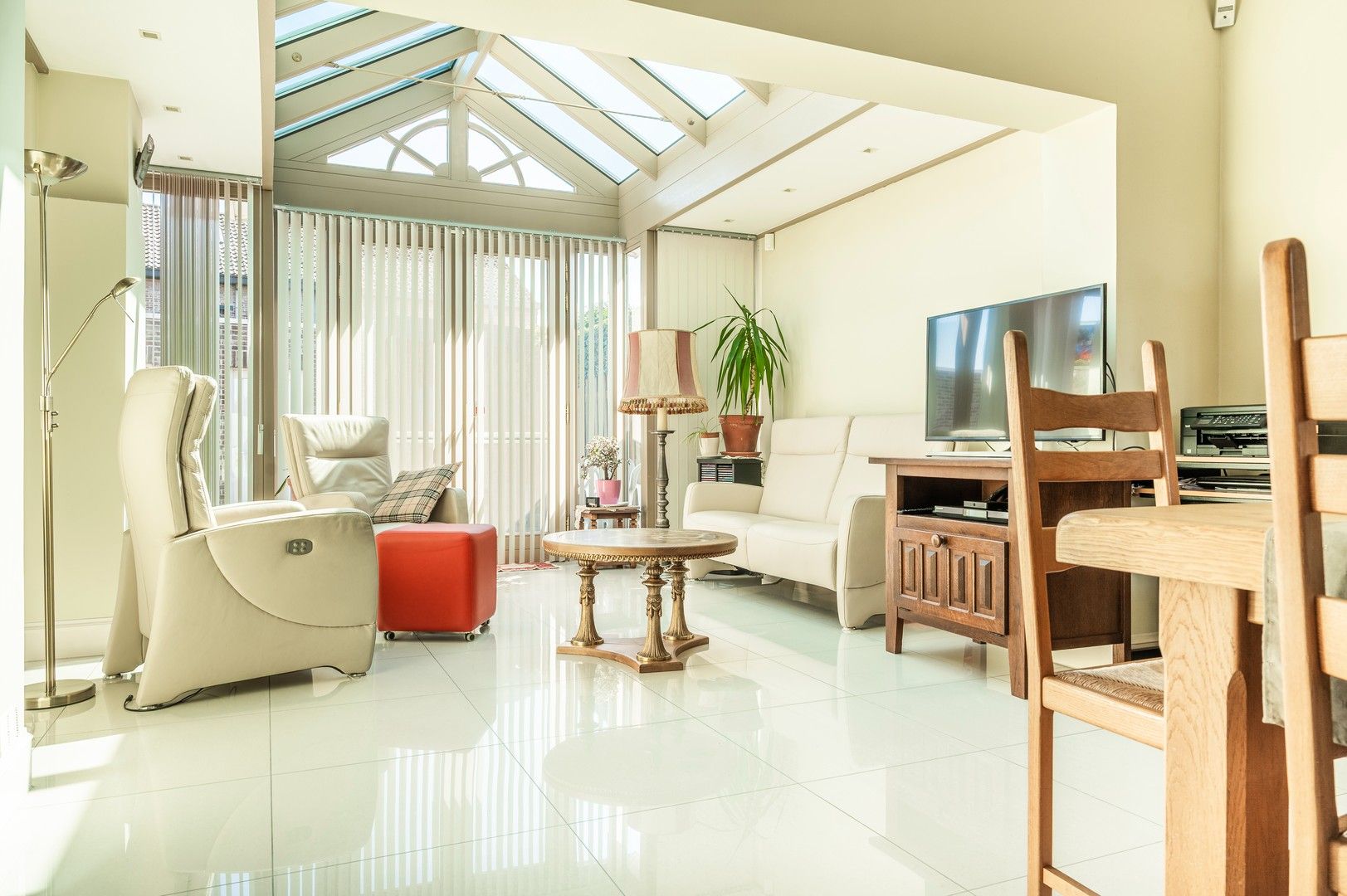 Lichtrijke woning met open leefruimte en garage! foto 3