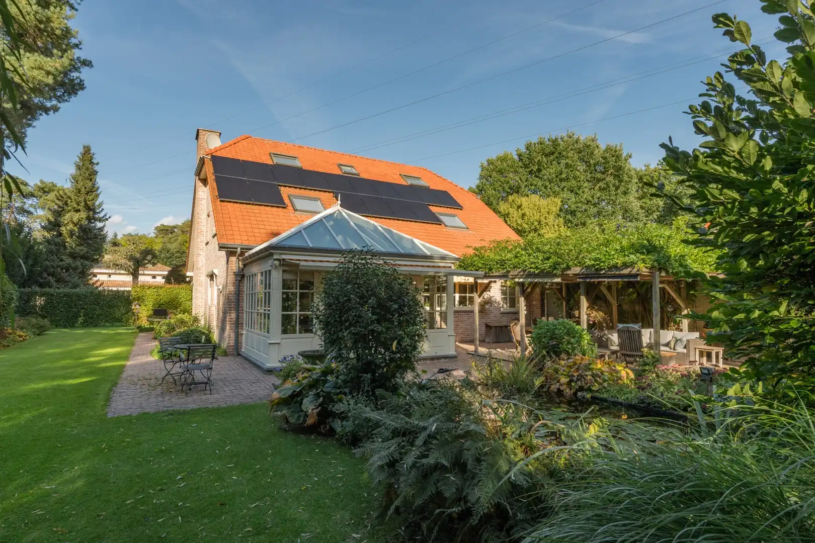 Charmante & sfeervolle, instapklare, energiecorrecte (EPC B) villa-landhuis met 6 slaapkamers, 3 badkamers, bureau én dubbele garage. foto 63