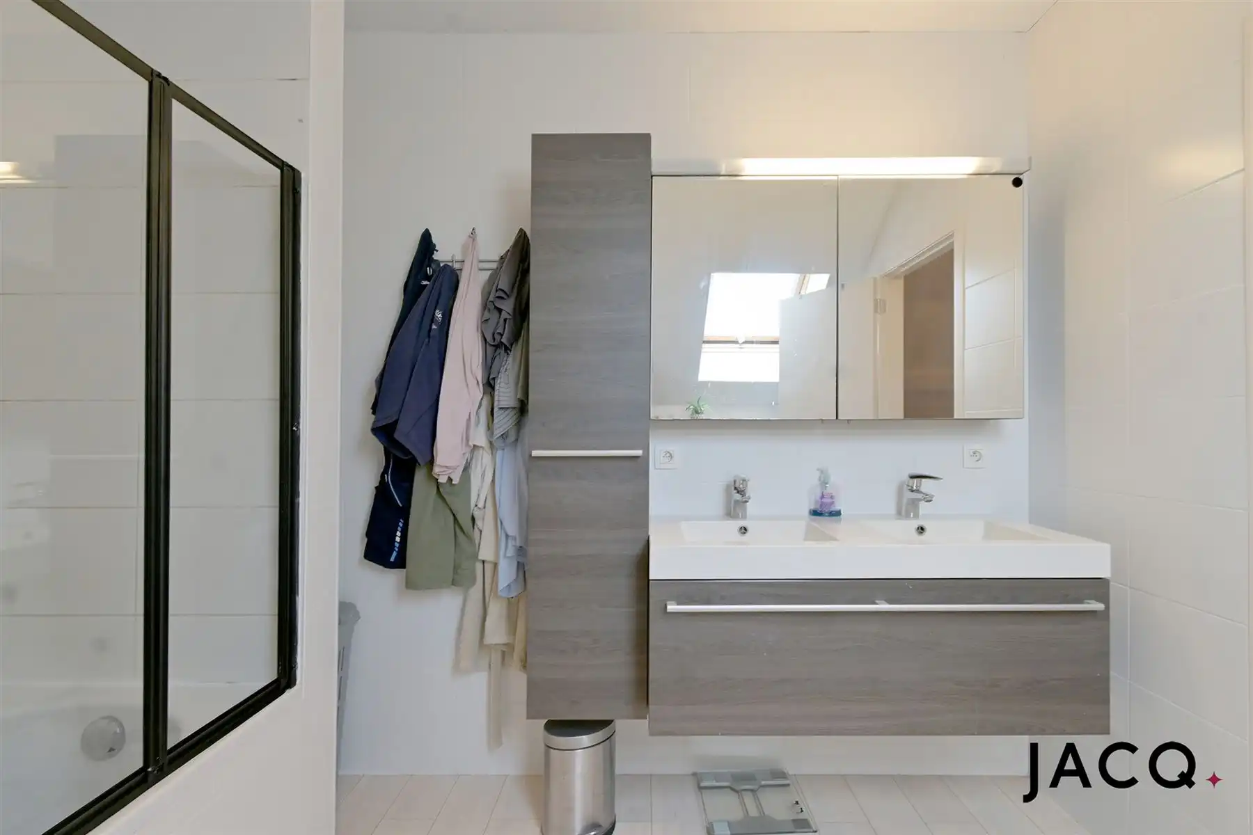 Gerenoveerde woning (2010) met 3slpk's en gezellige tuin! foto 16