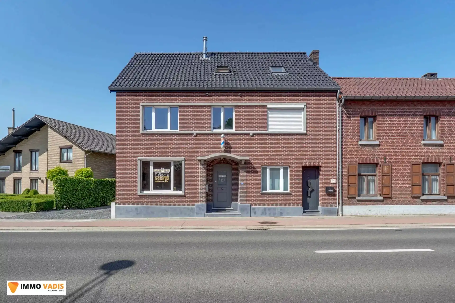 Unieke investeringskans: tweewoonst te Mopertingen foto {{pictureIndex}}