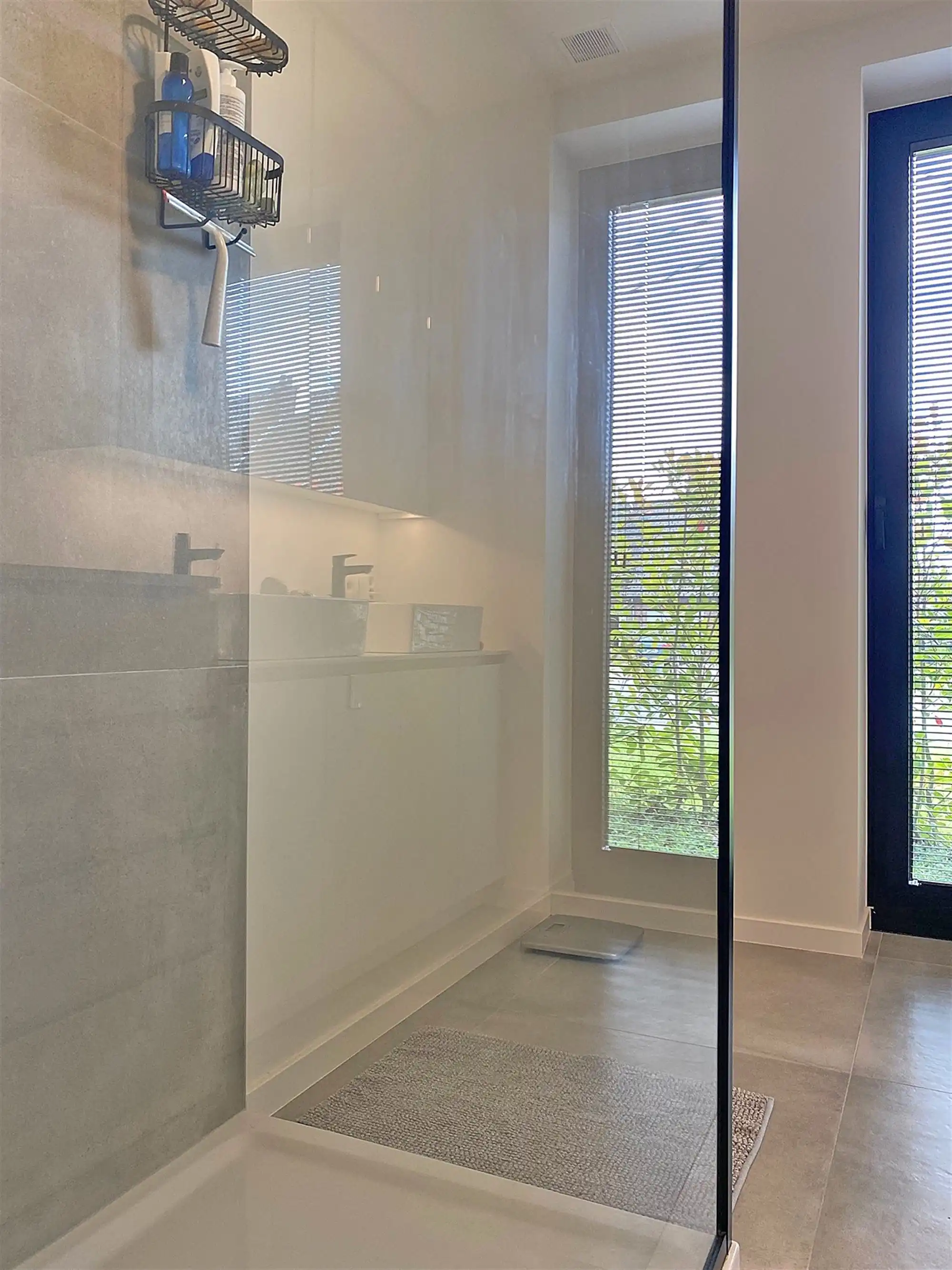 Instapklaar GELIJKVLOERS-APPARTEMENT met 2 slaapkamers, terras en ondergrondse autostaanplaats (1) & -kelder  foto 9