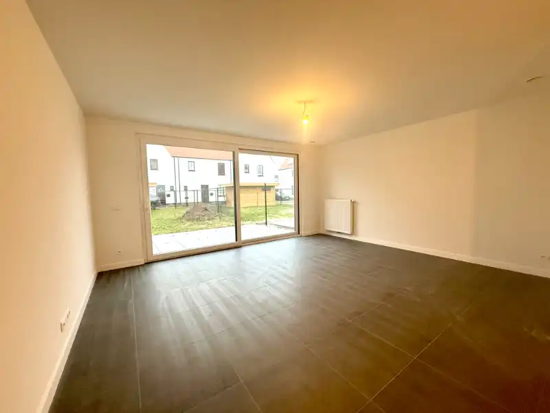 Ruime nieuwbouwwoning met 3 slaapkamers, tuin en carport foto 3