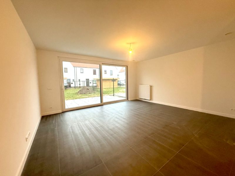 Ruime nieuwbouwwoning met 3 slaapkamers, tuin en carport foto 3