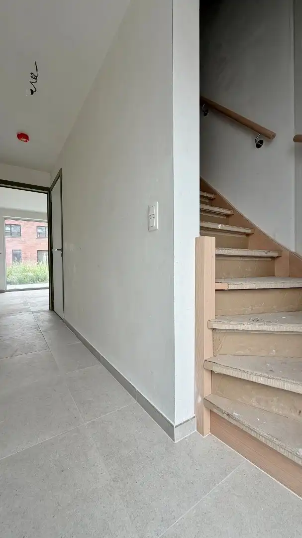 Energiezuinige instapklare bel-étagewoning met garage en tuin, rustig en heel centraal gelegen ( 6% BTW )  foto 2