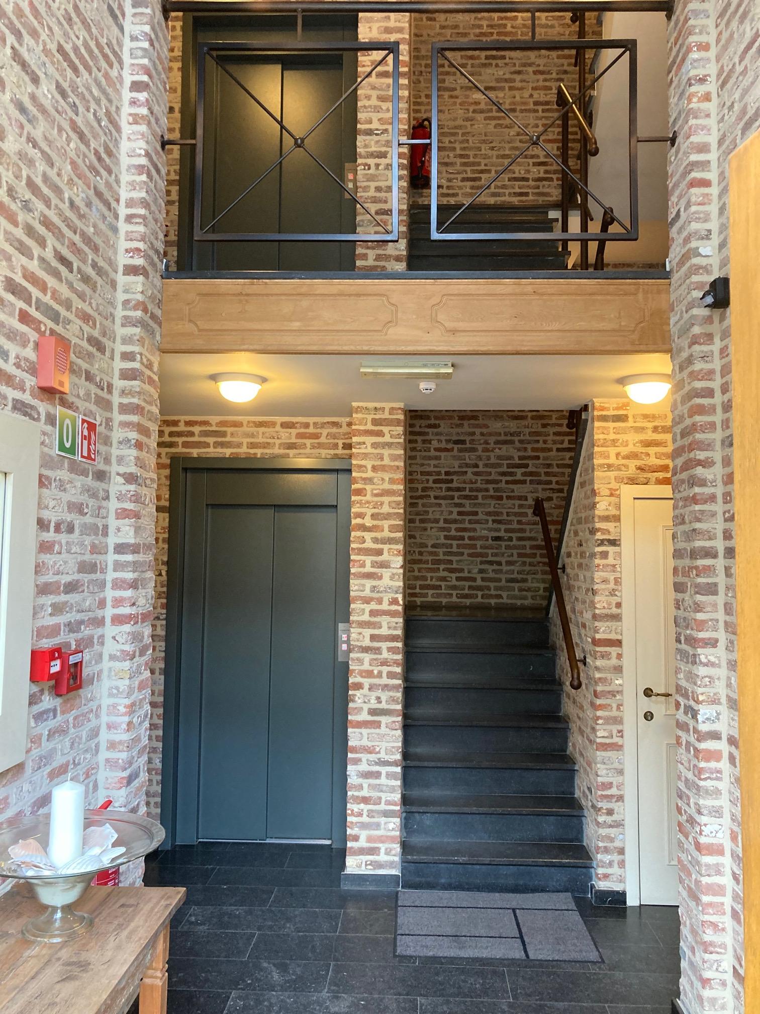 Ruim stijlvol appartement met 2 parkings2 s foto 28