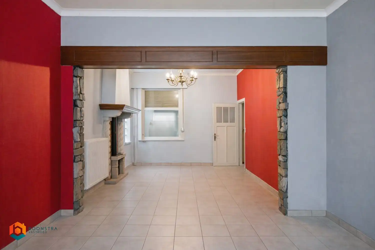 Te renoveren woning met 3 slaapkamers, tuin en garage foto 3