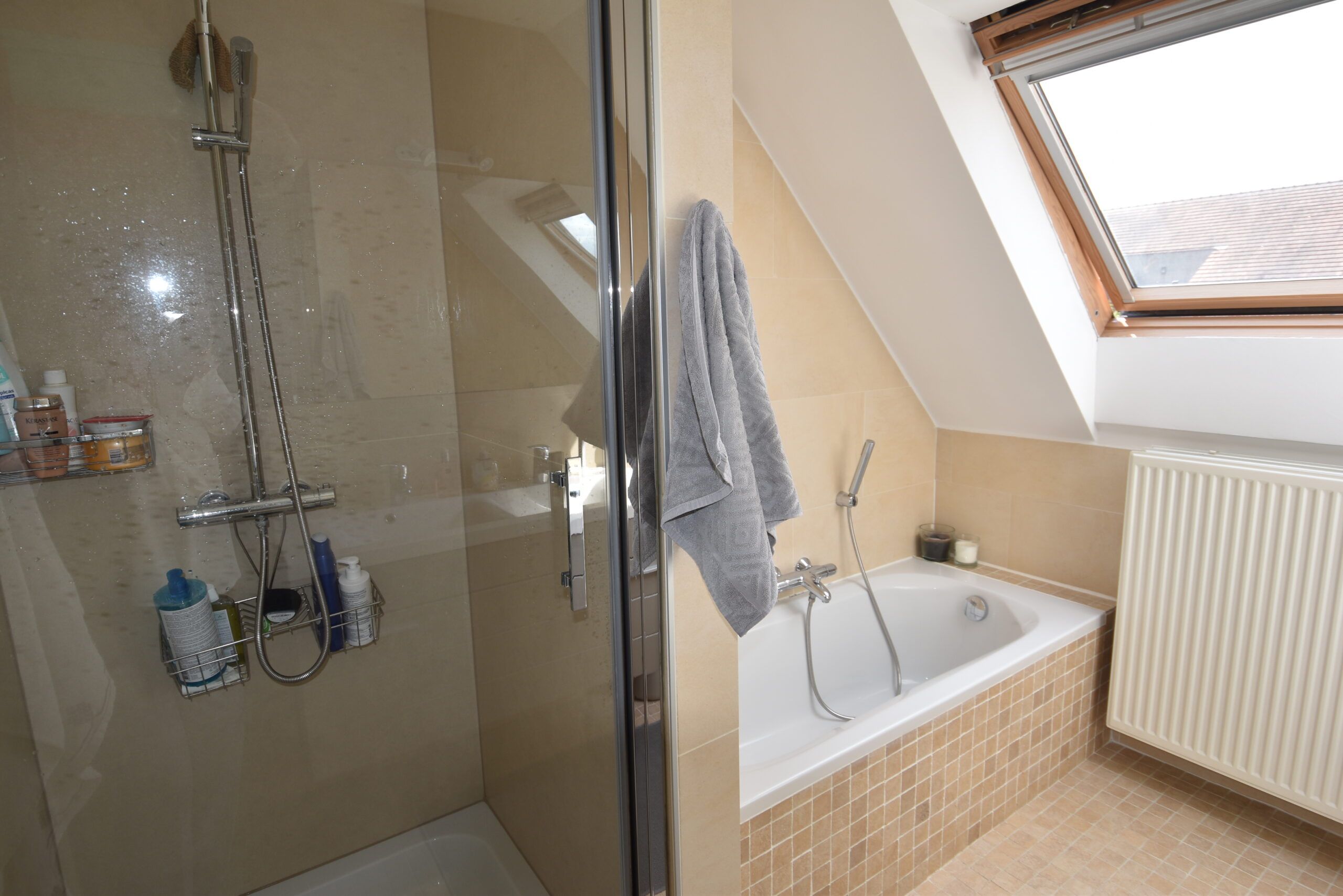 Prachtige villa met mooie tuin in doodlopende straat foto 4