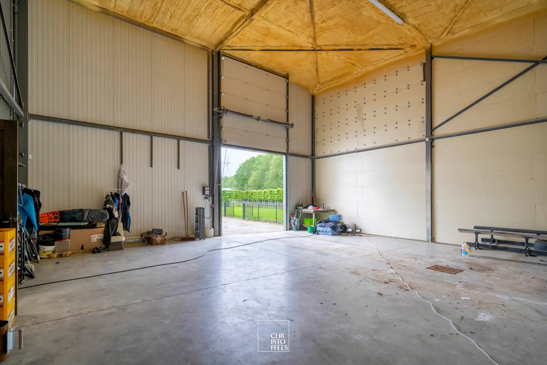 Multifunctioneel bedrijfsgebouw op 4.091 m² met bedrijfshal van ca. 1.846 m², kantoren van ca. 187 m² en conciërgewoning van ca. 244 m² foto 4