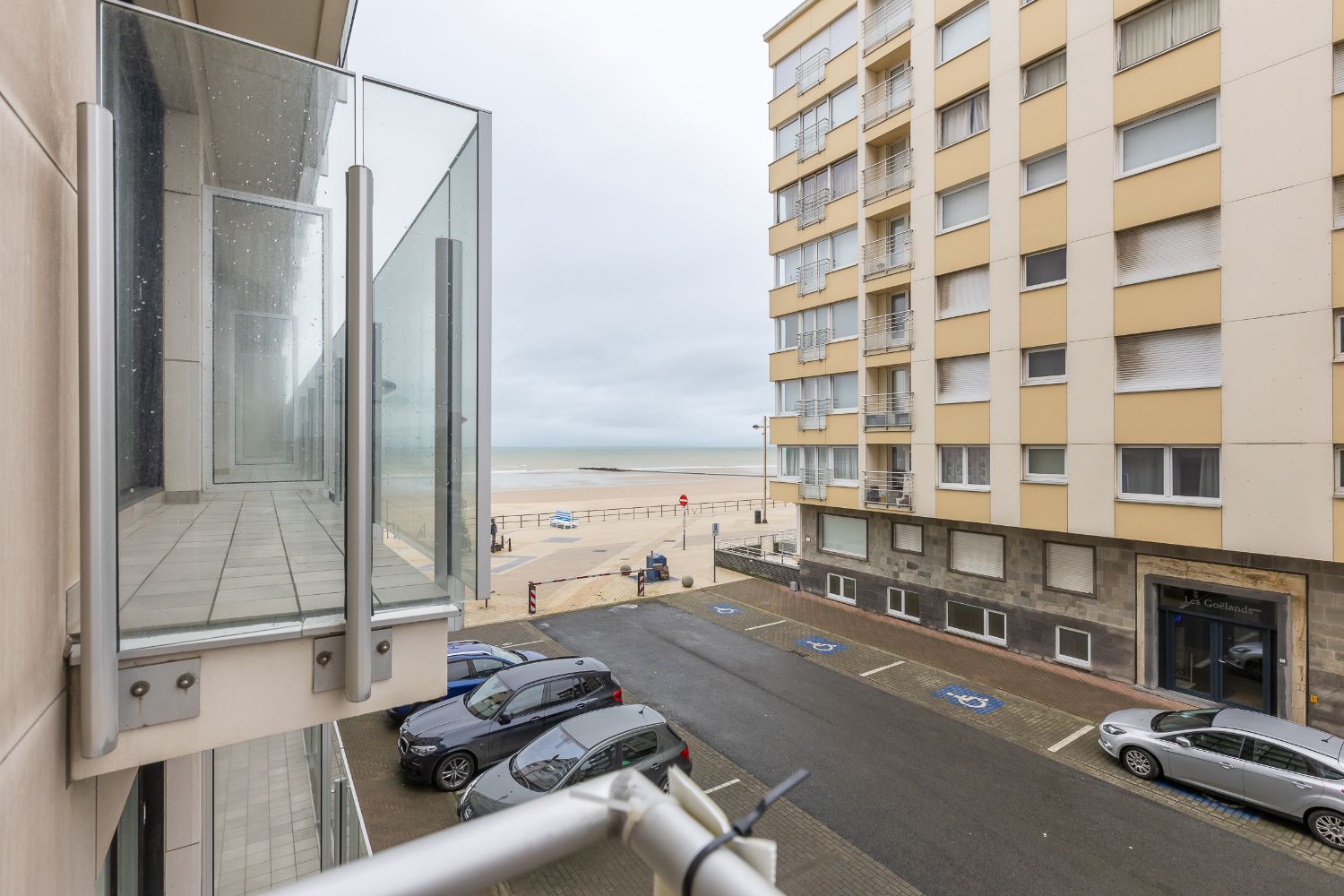 Knus 2 slaapkamer-appartement met lateraal zeezicht foto 3