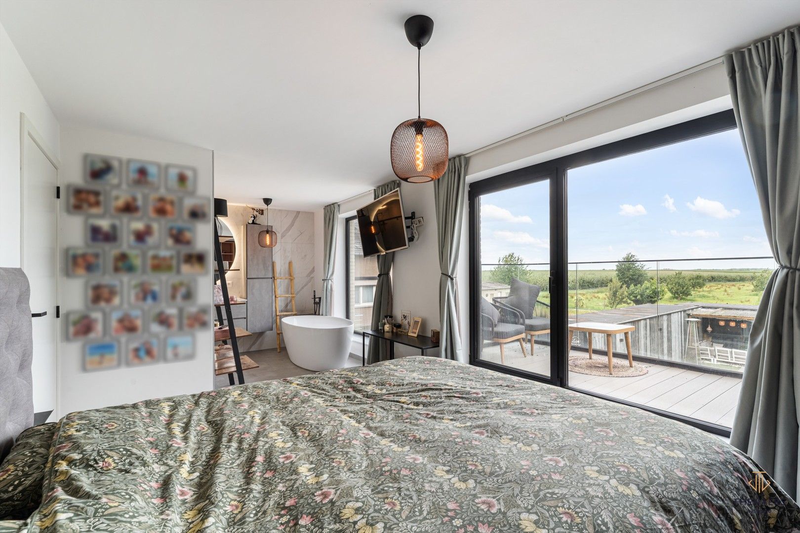 RECENTE MODERNE WONING MET ZWEMBAD & OPTIONEEL AAN TE KOPEN WEIDE VAN 1HA. foto 15