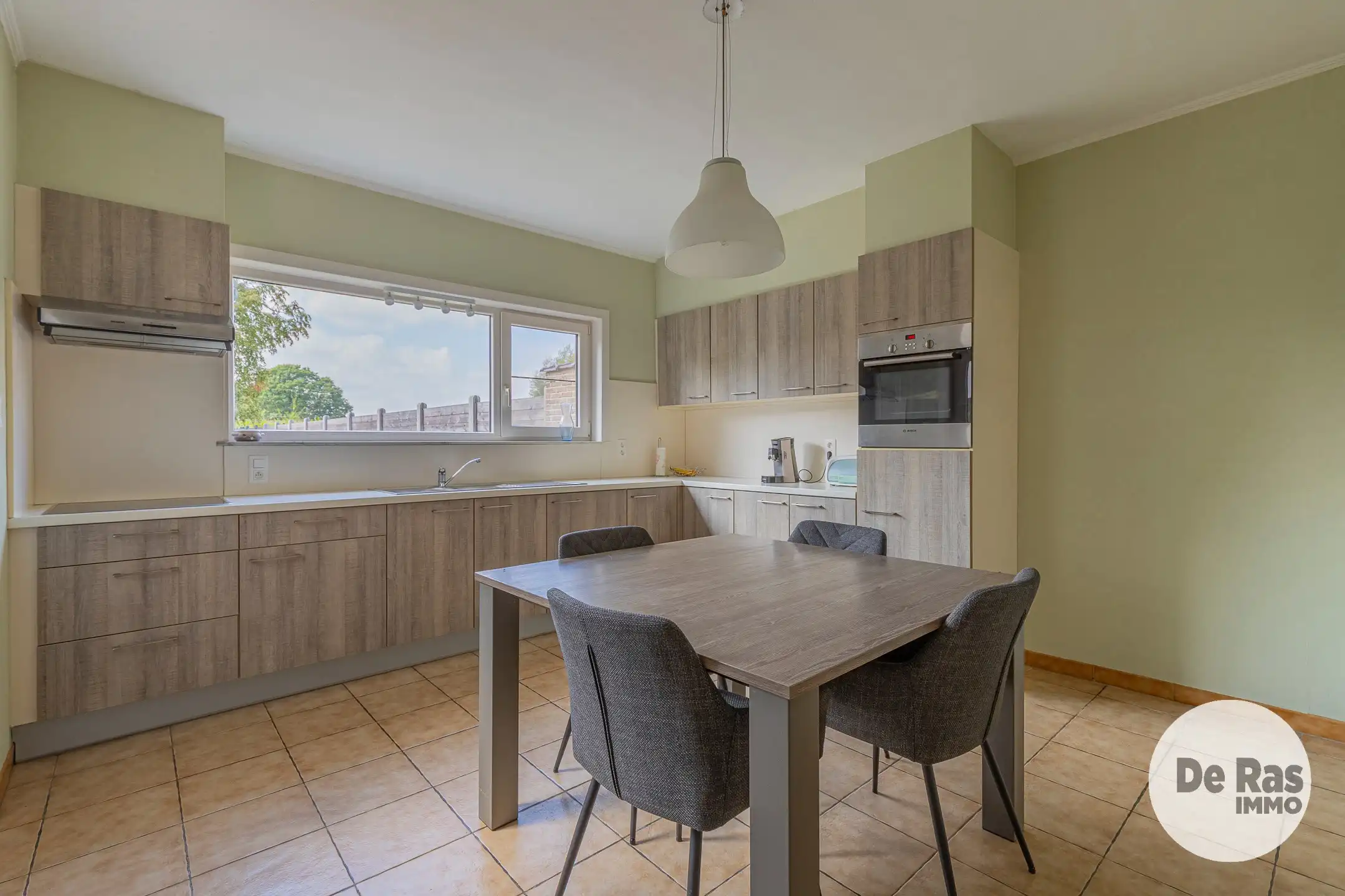 WICHELEN - Instapklare woning met 4 kamers, garage en tuin foto 9