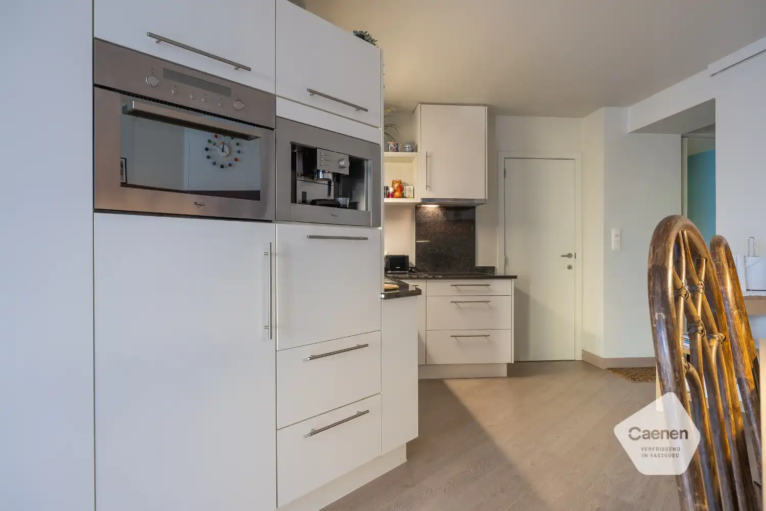 Lichtrijk appartement met zijdelings zicht op de haven in hartje Oostende foto 11