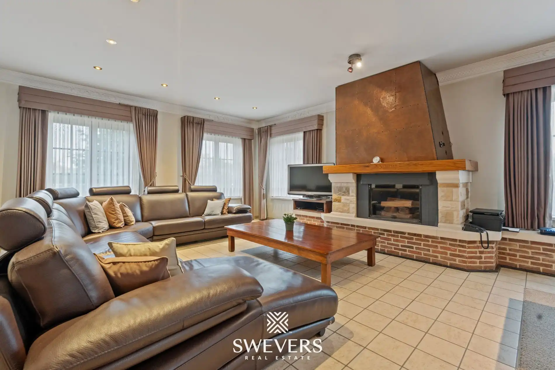 Villa met 395m² woonruimte op 48a zuidgericht perceel foto 5