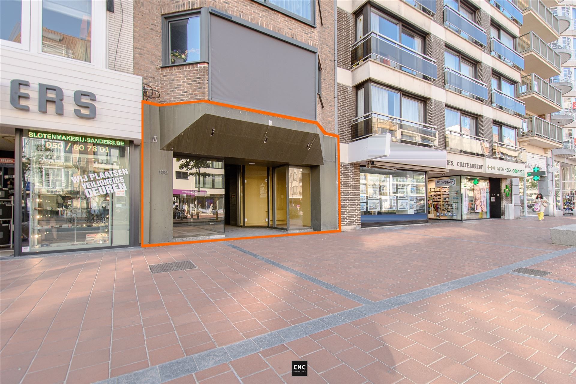 Centraal gelegen handelspand met woonst Lippenslaan 199 foto 4