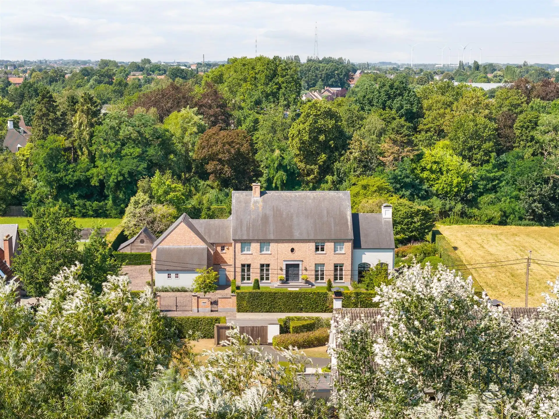 Prachtige klassevilla met mooi aangelegde tuin foto 6