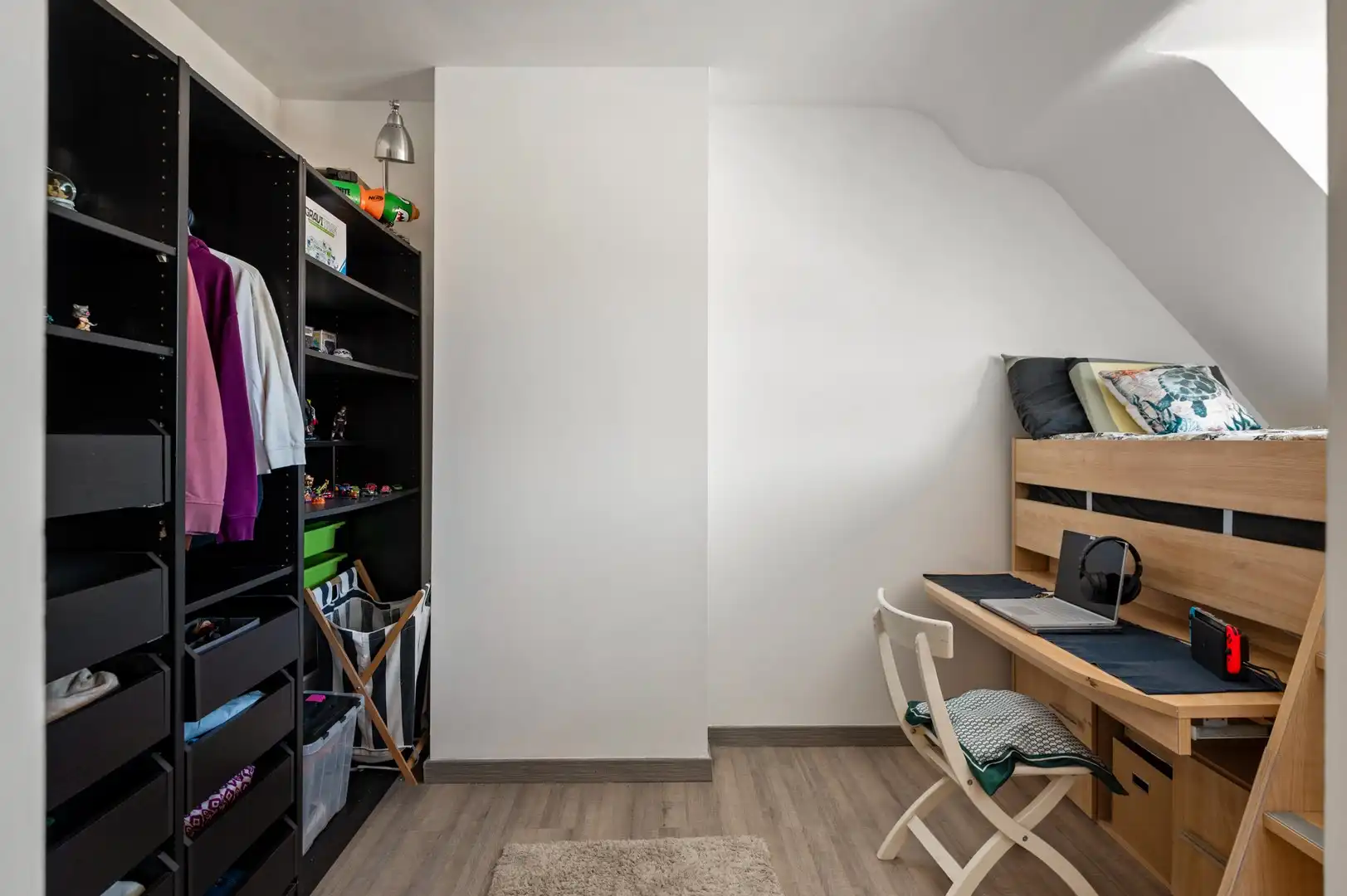 Ruime woning met tuin, polyvalente ruimte en zonnige tuin foto 6