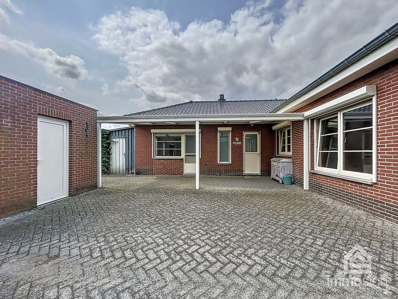 Instapklare gelijkvloerse woning (bungalow) op een perceel van 1079 m² met uitzicht over de velden, vlakbij de grens met Nederland foto 28
