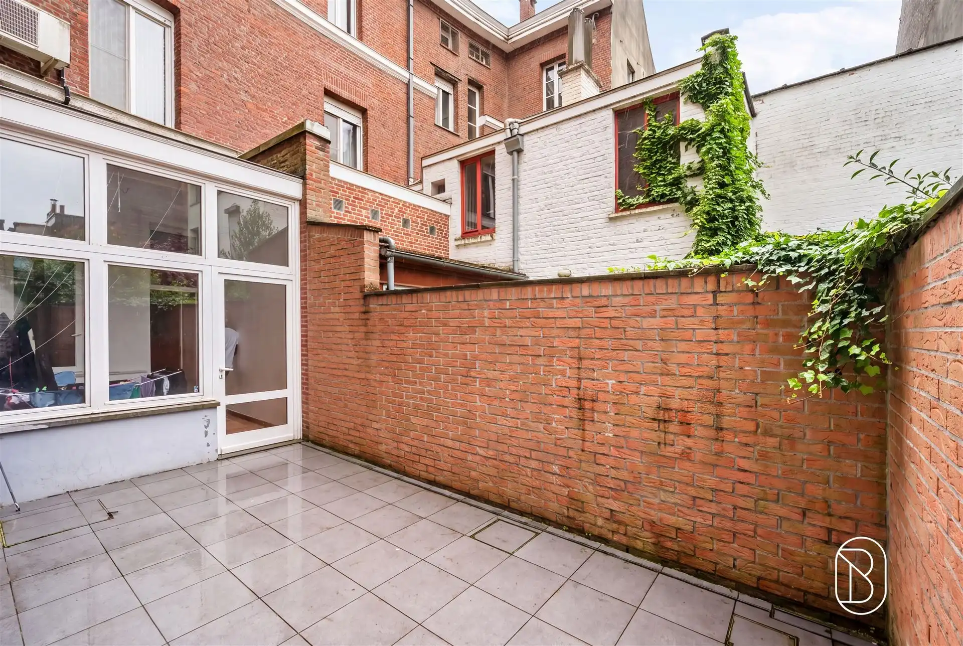 Topgelegen commerciele eigendom + woonst foto 18