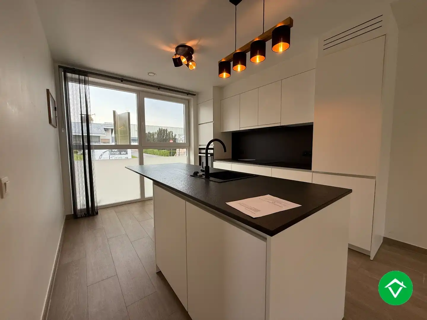 Nieuwbouwwoning met 3 slaapkamers, carport en tuin foto 3