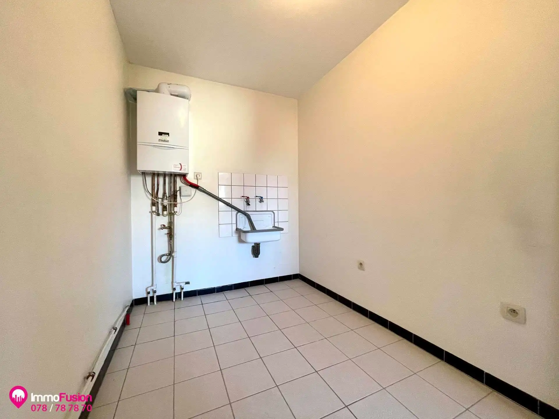 Mooi 2-slaapkamer appartement met terras in het centrum! foto 14