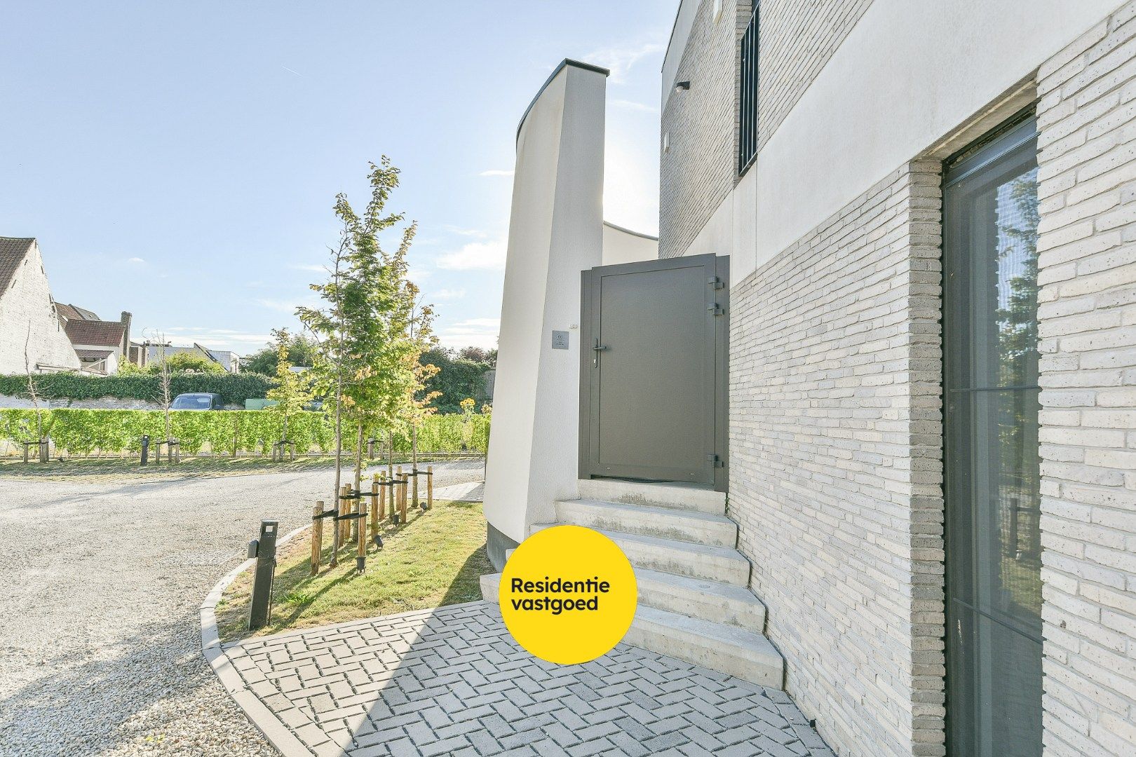 Uniek appartement inclusief carport met grote berging gelegen in een oude graanmolen foto 22