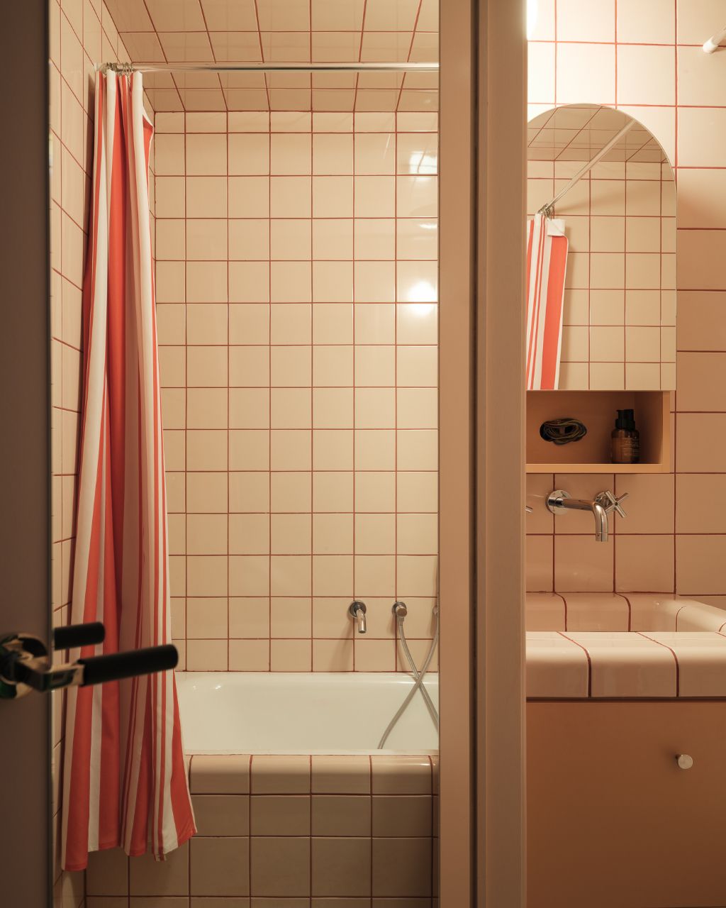 Oostende – Exclusieve, architecturale studio met frontaal zeezicht. foto 12