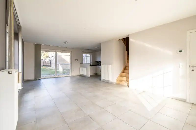 Halfopen woning met 4 slaapkamers en tuin nabij station Ingelmunster foto 3