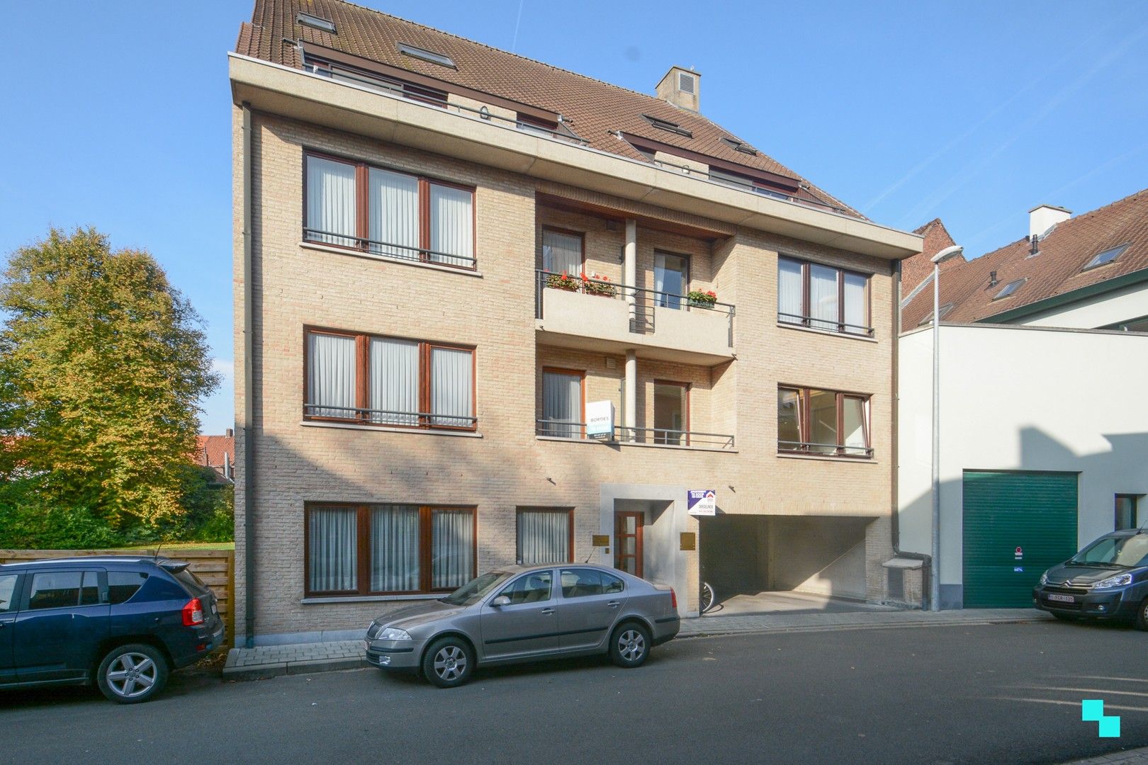 Centraal gelegen instapklaar appartement met groenzicht te Izegem foto 2