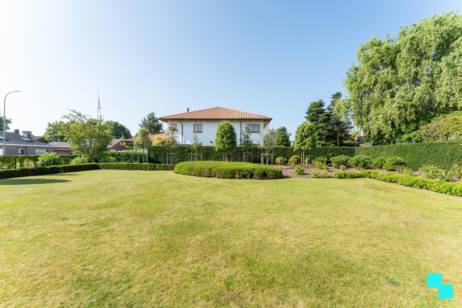 Instapklare villa met 4 slaapkamers, dubbele garage en prachtige tuin te Bosmolens - Izegem. foto 15
