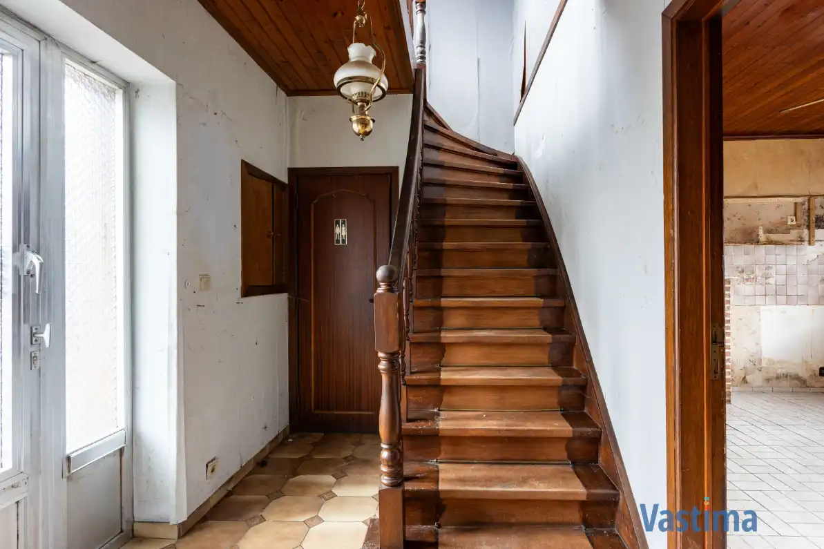 Te renoveren woning met 3 slaapkamers, garage en tuin foto 8