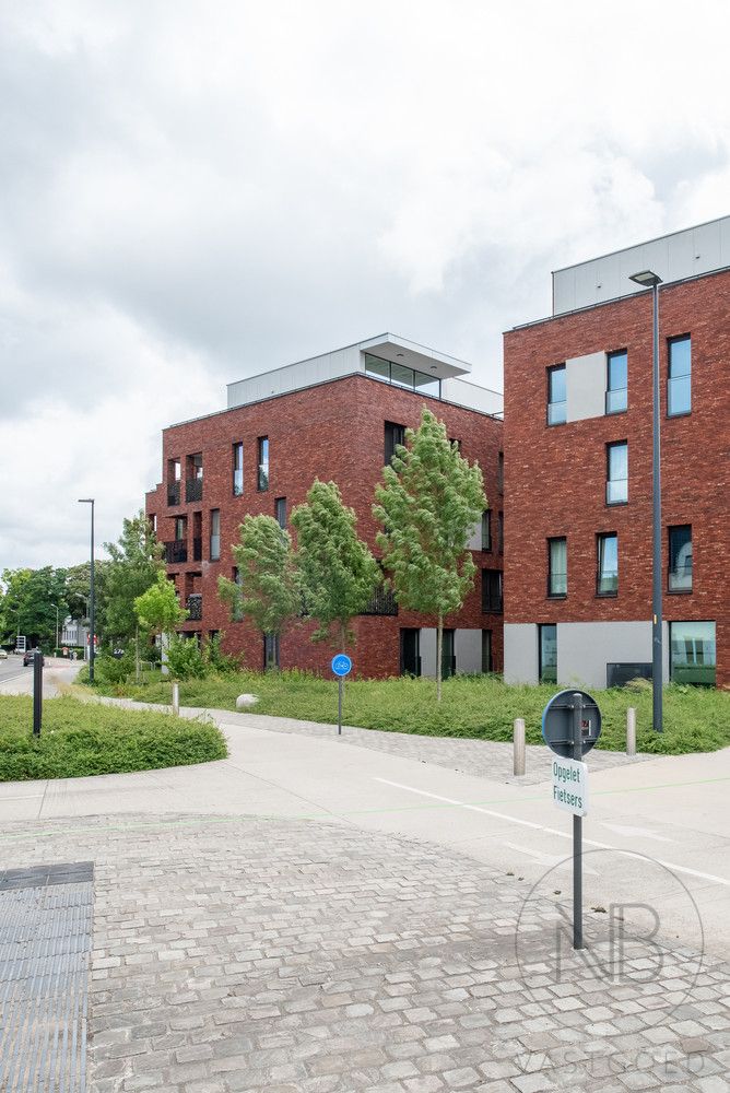 Modern en energiezuinig penthouse op toplocatie in Genk! foto 2