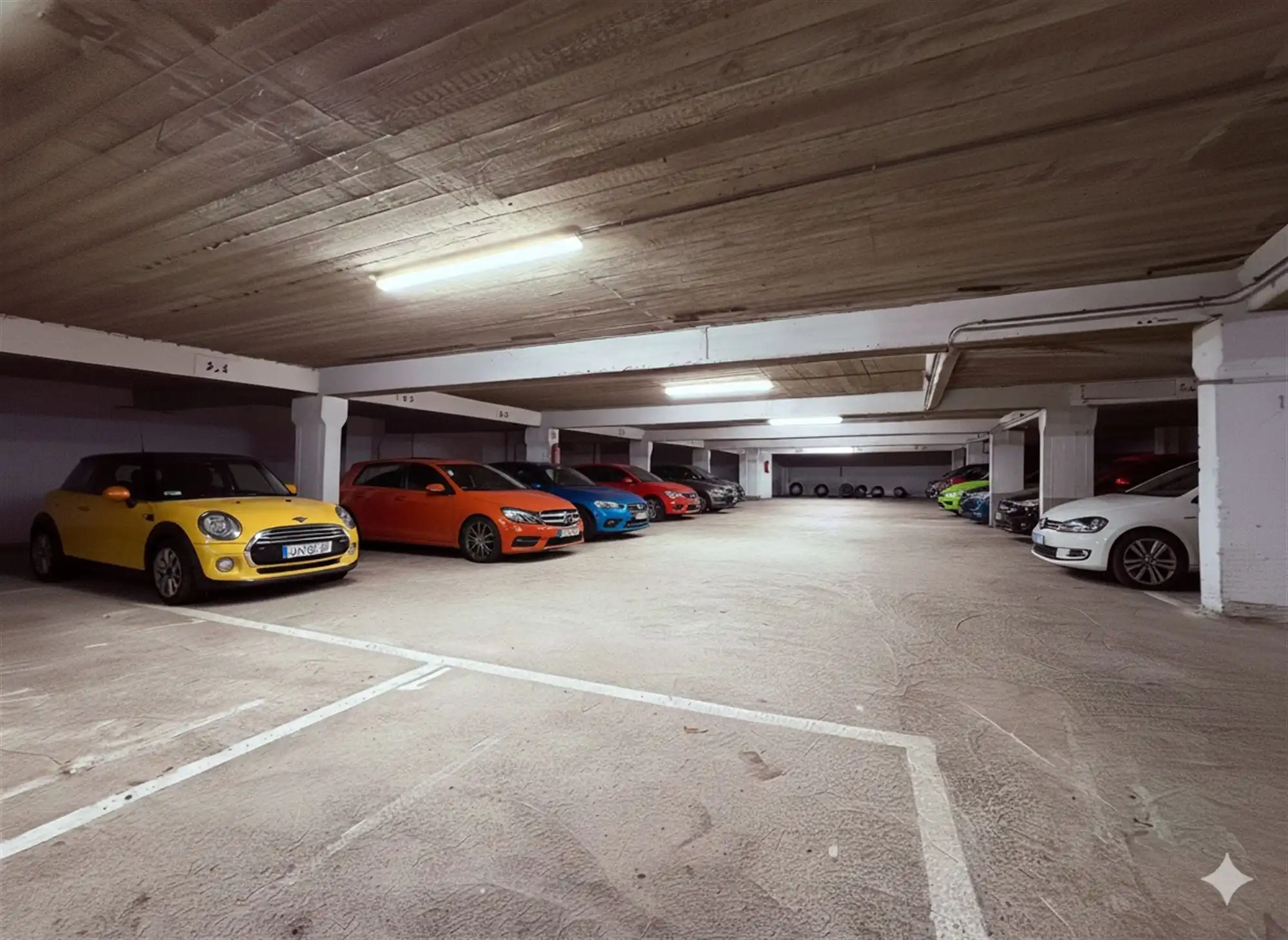 Luxor -Parking: 60 parkeerplaatsen - 5 motorplaatsen en 1 berging. foto 4