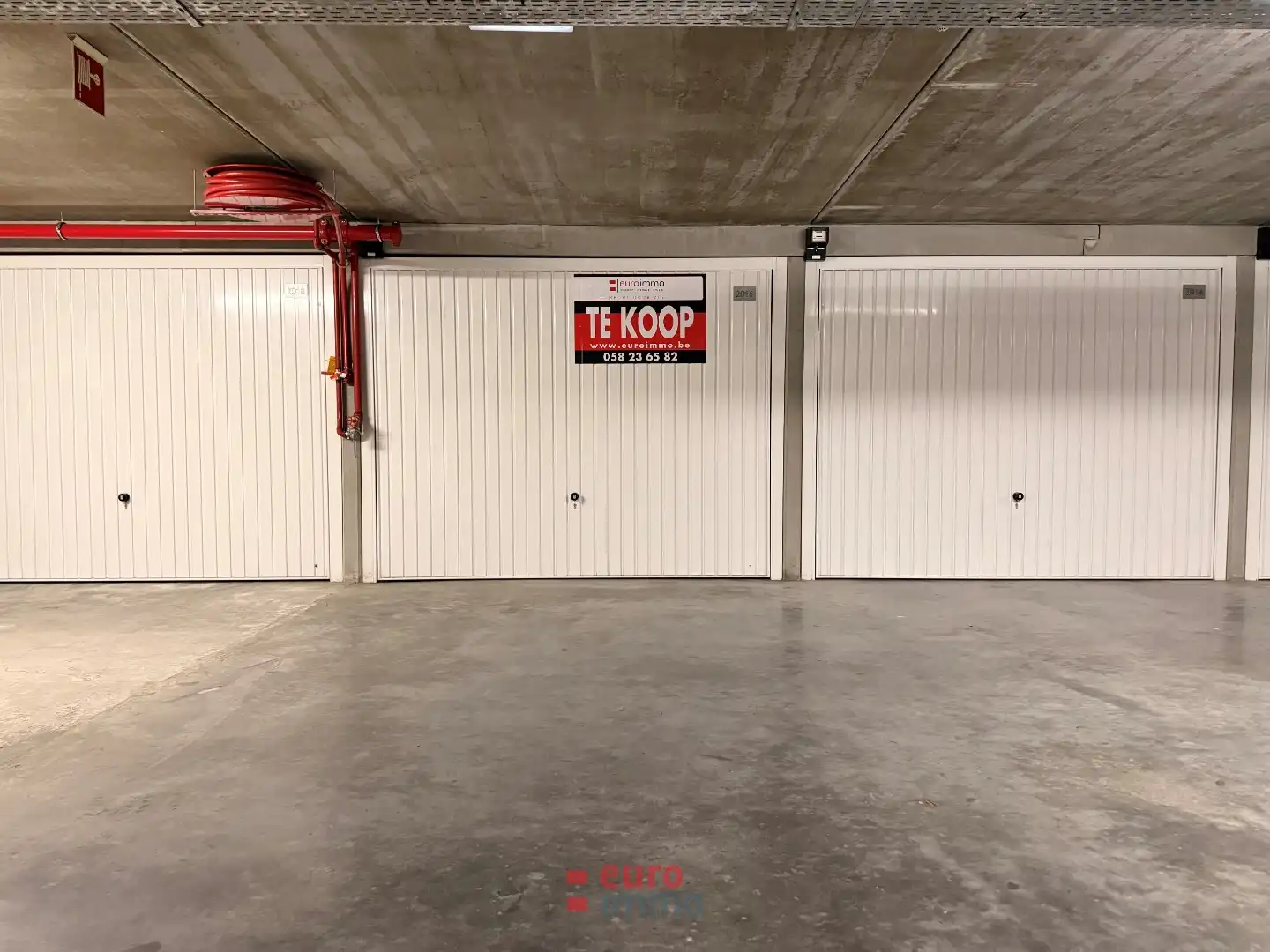 Vlot inrijdbare garage in complex onder de Franslaan foto 2