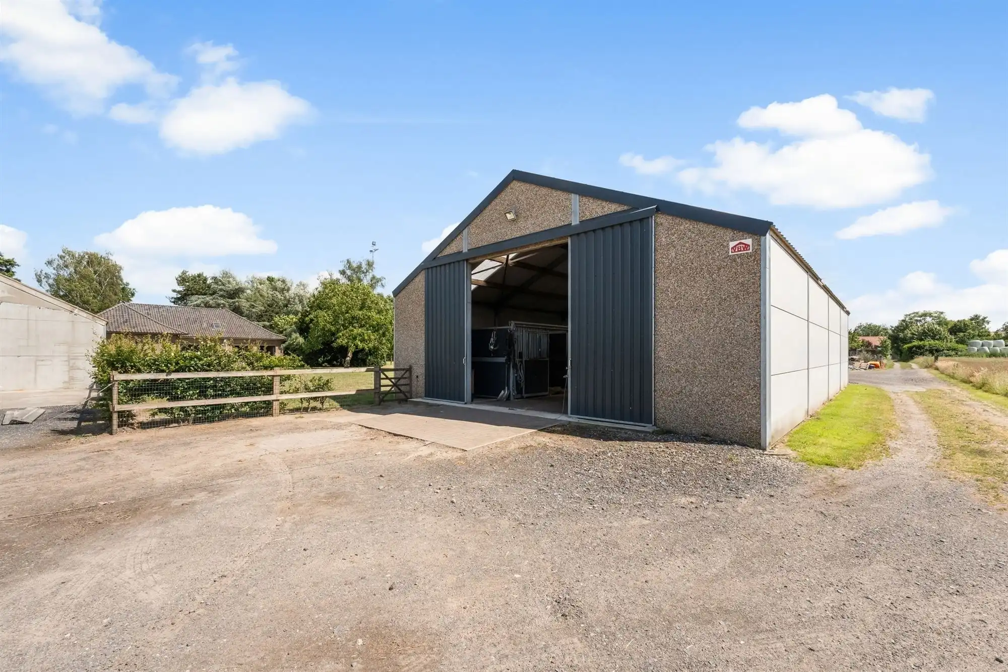 Unieke eigendom van 14.139m² voor paarden- of dierenliefhebbers of wie droomt van ruimte  foto 14