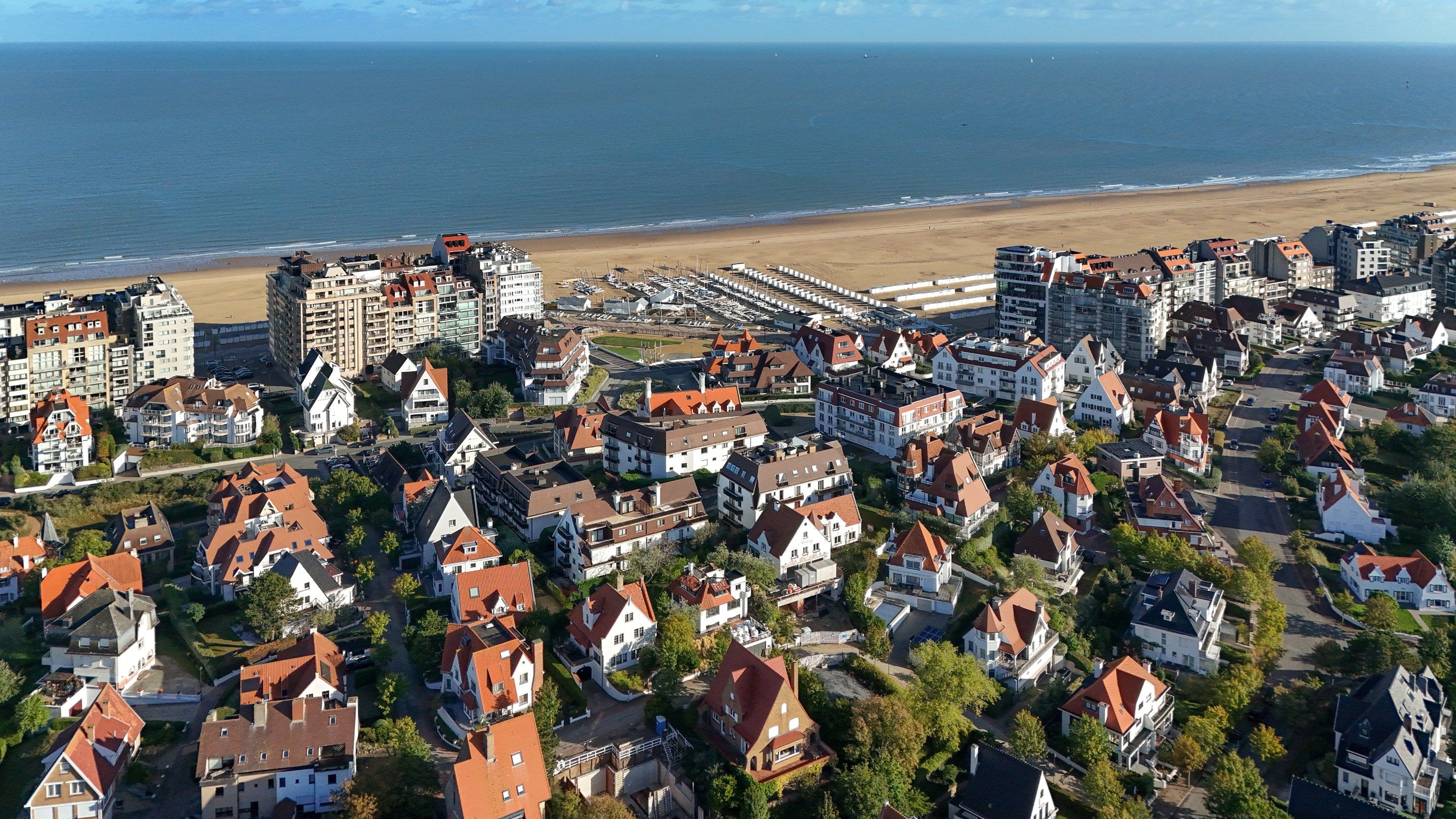 Unieke bouwgrond met vergunde plannen voor exclusieve villa foto 5