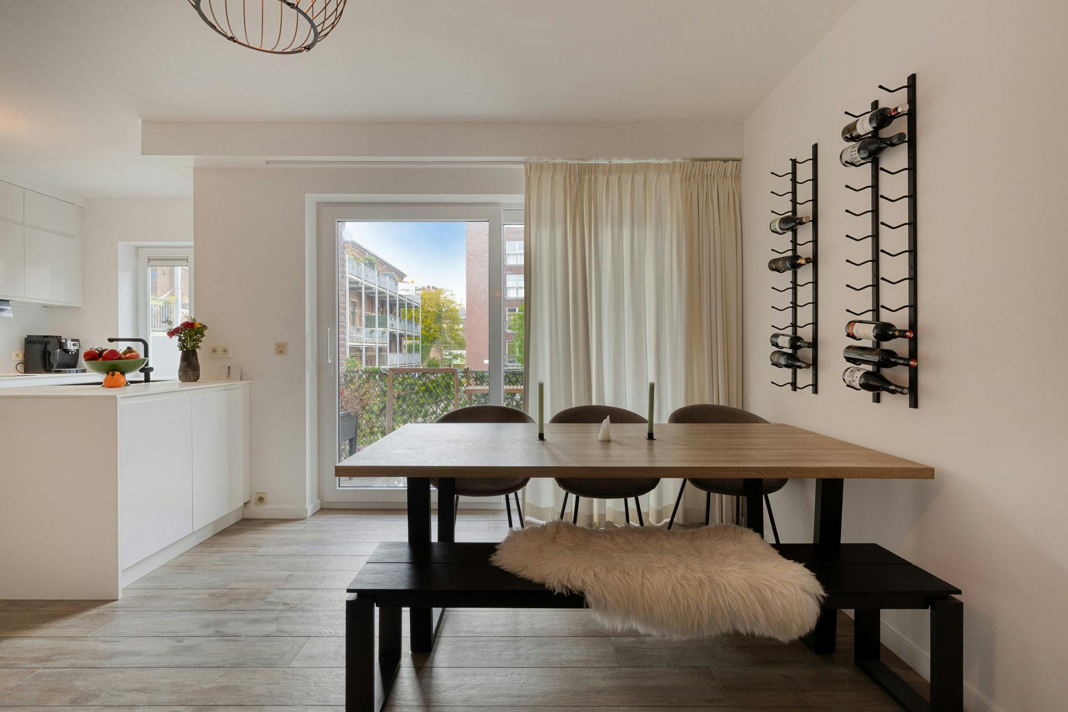 Appartement met twee slaapkamers en terras te koop Antwerpen foto 4