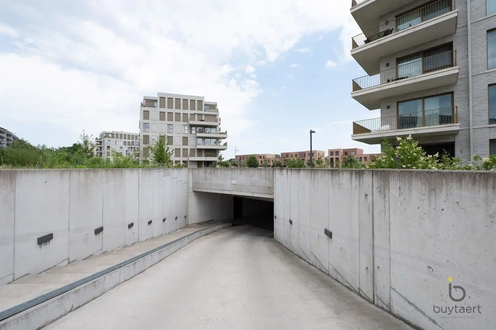 WONEN IN STIJL: een knap 2-slaapkamer appartement op de 3de verdieping met terras te Deurne-Zuid! foto 34