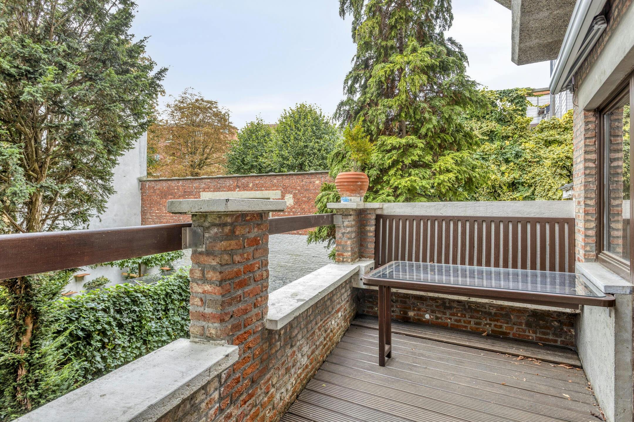 Opbrengsteigendom met garage en 3 appartementen te koop foto 10