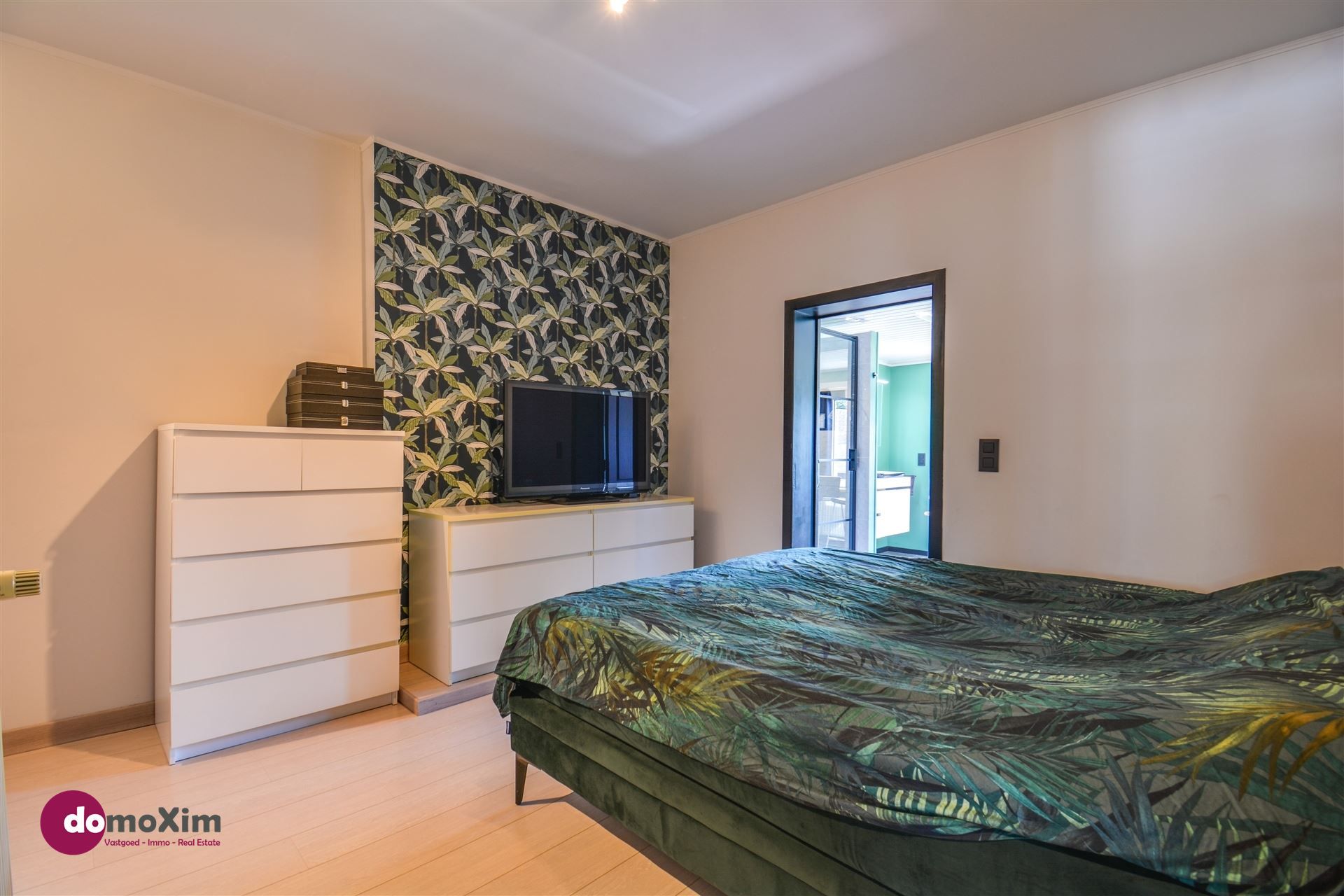 Verrassend ruime & stijlvol gerenoveerde rijwoning in hartje Muizen foto 15