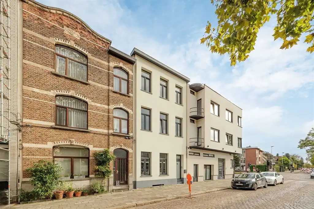 Kwalitatief gerenoveerd huis met 6 SLK foto 24