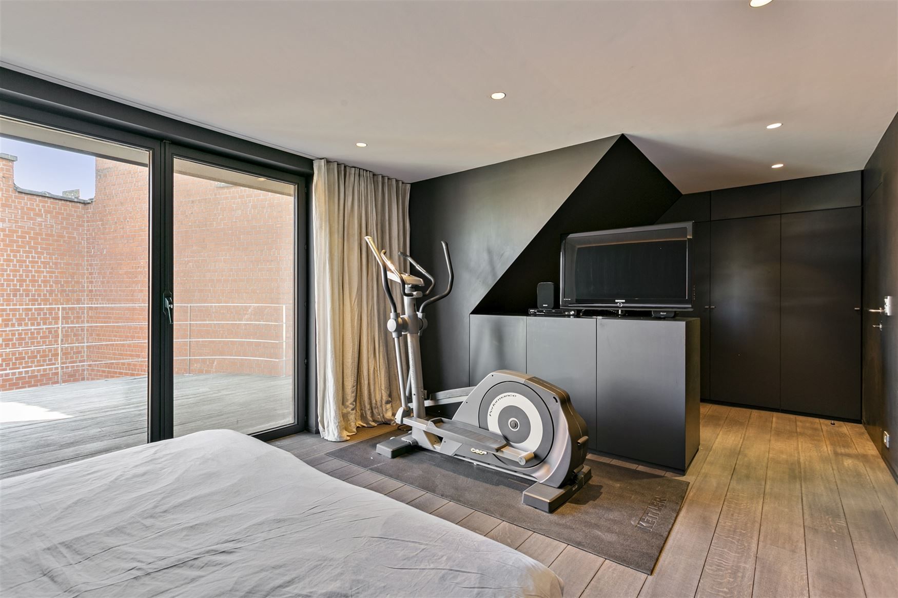 Zeer ruim bemeubeld duplexappartement foto 17