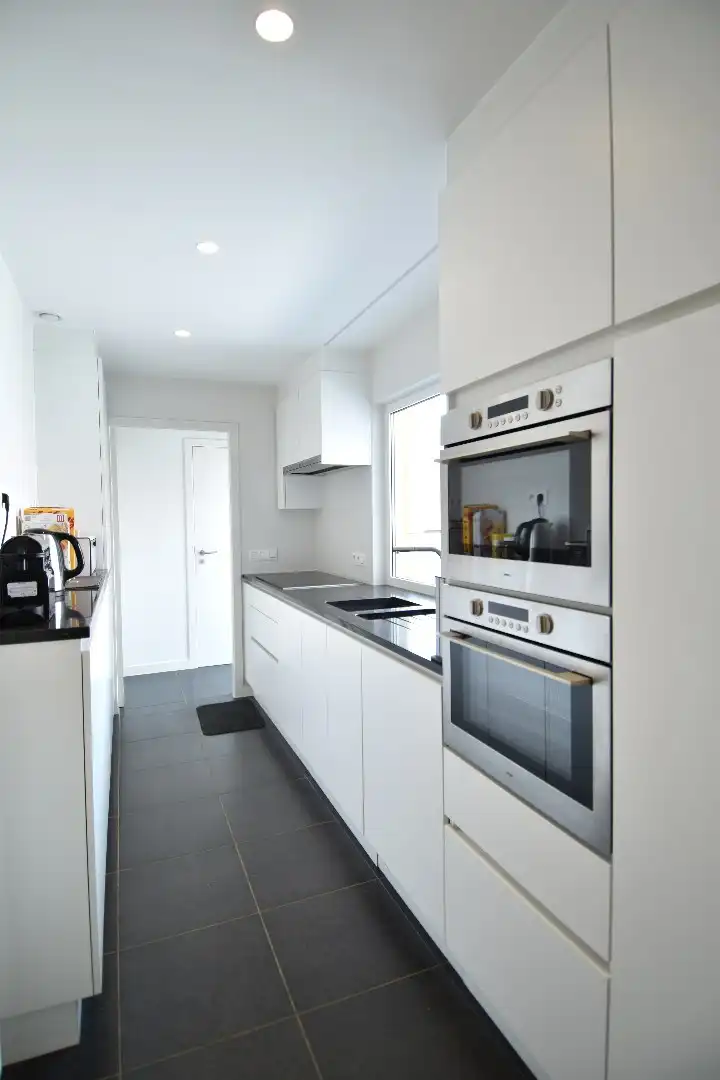 Vernieuwde HOB met 3 slaapkamers, bureel, zonnige tuin en garage te koop in Bellegem foto 7