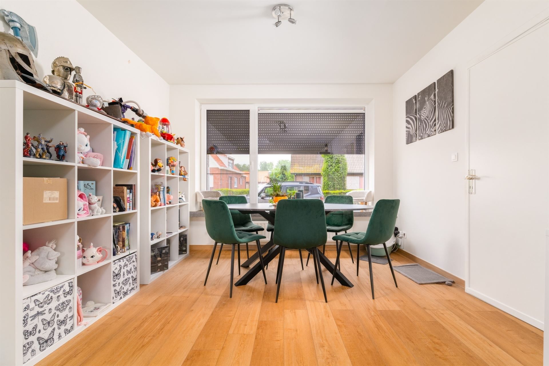 Gelijkvloers app met tuin, garage en carport! foto 2