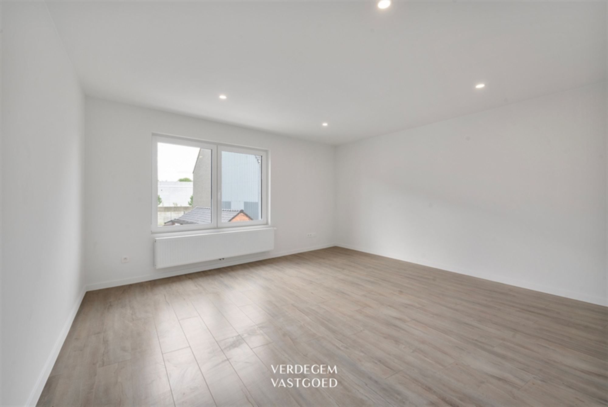Volledig gerenoveerde woning met 3 slaapkamers, EPC A en buitenplek foto 15