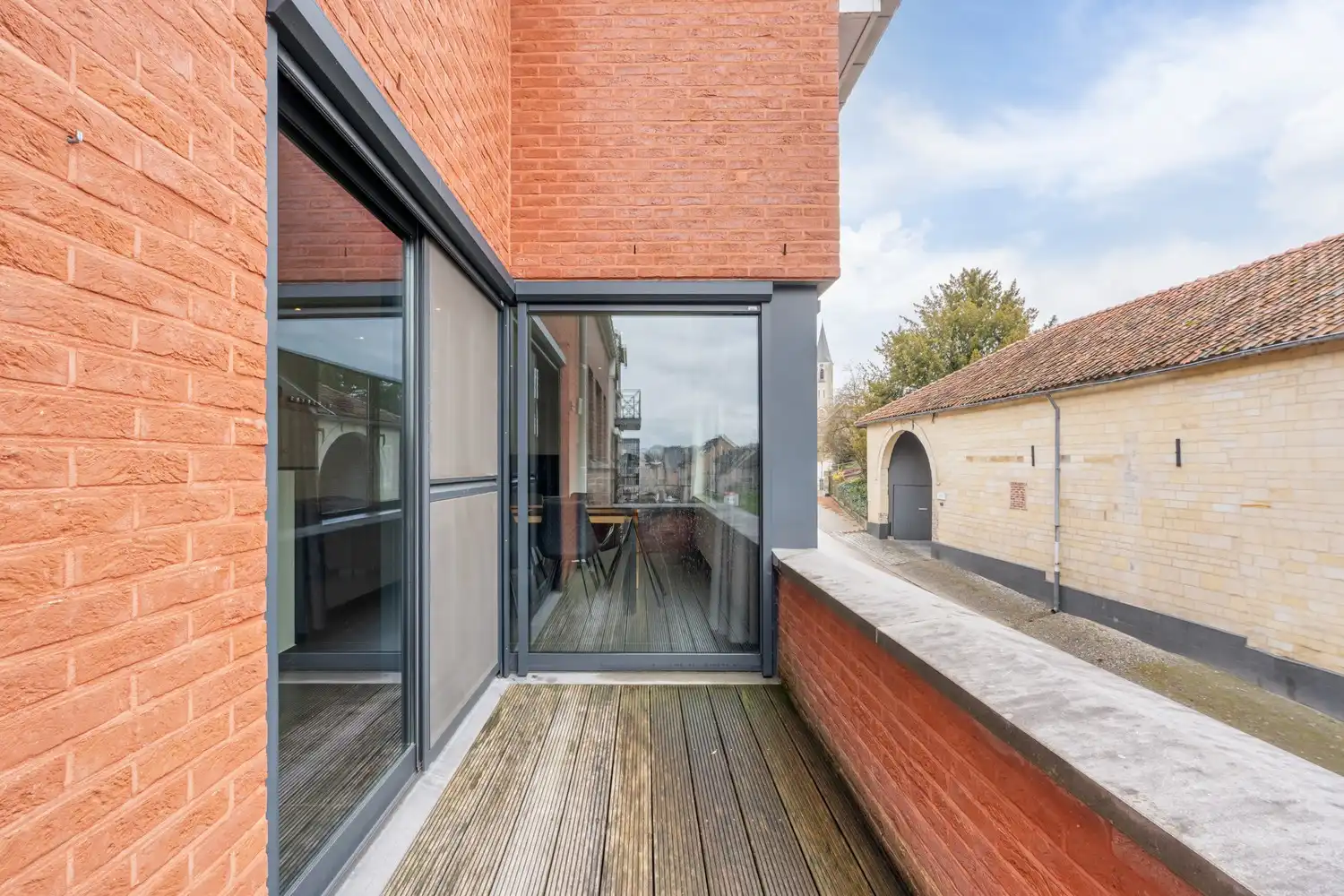 Ruim, modern appartement met huiselijk comfort en dubbele garage in hartje Herderen foto 9