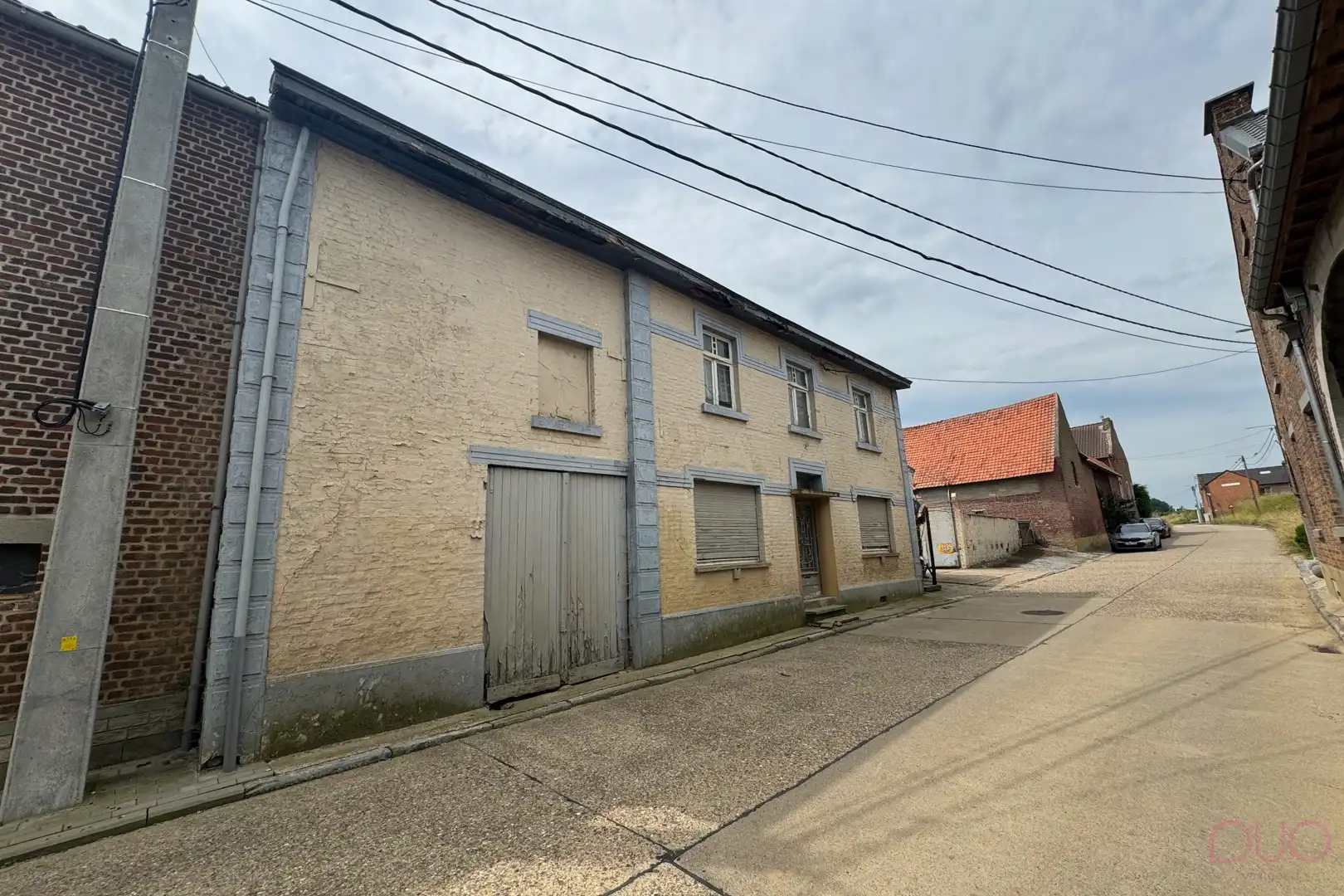 Hoevewoning op een perceel van 69a20ca met een veestal van 391m2 en een open schuur van 355m2 foto 3