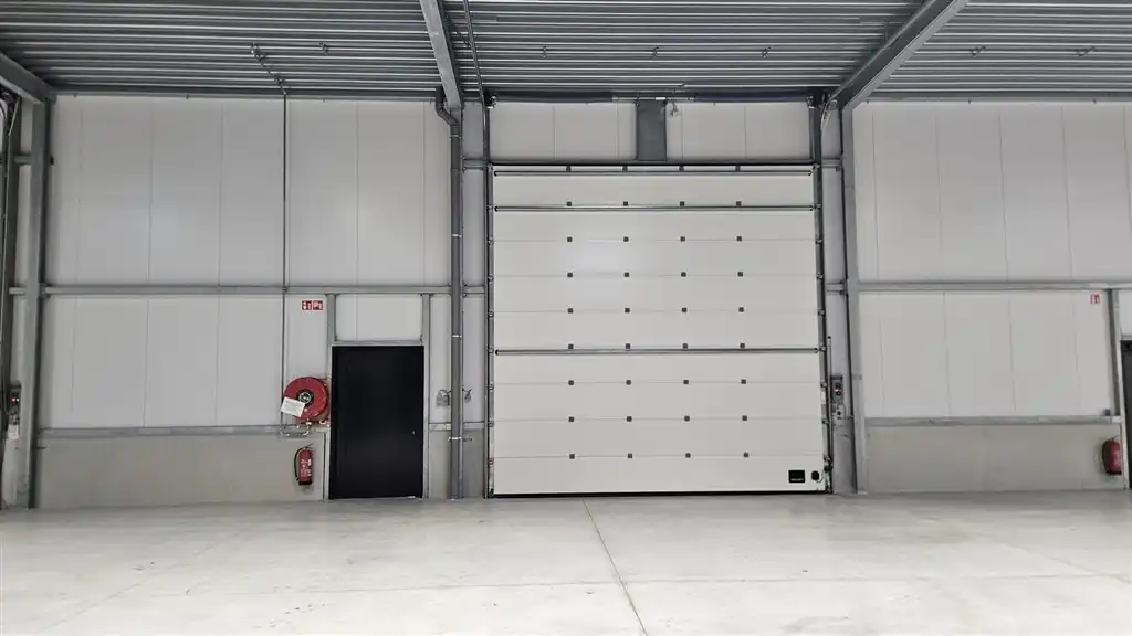 Nieuwbouw opslagplaats met verhard buitenterrein foto 4