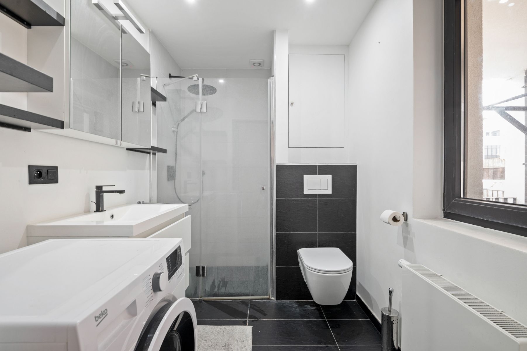 Gerenoveerd en stijlvol appartement met terras! foto 8