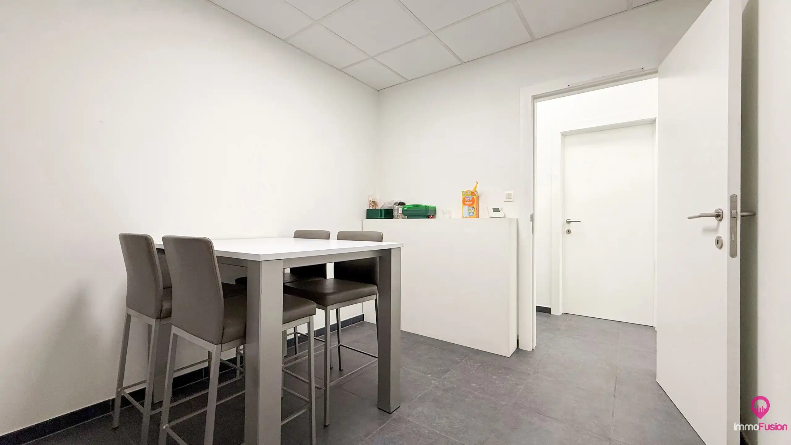 Veelzijdig industrieel pand met ruime woonst en zonnepanelen foto 13